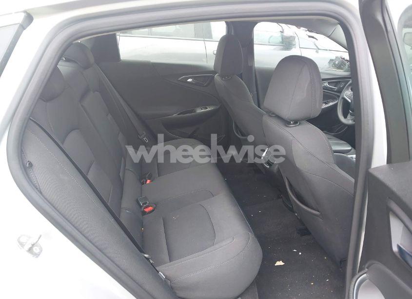 Photo 8 of 2018 Chevrolet Malibu LT (VIN 1G1ZD5ST7JF150565)