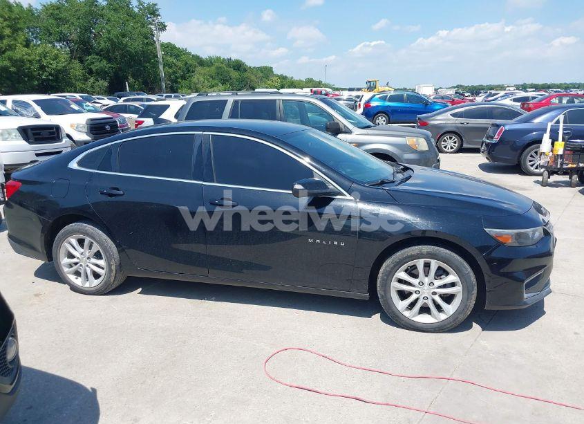 Photo 13 of 2018 Chevrolet Malibu LT (VIN 1G1ZD5ST7JF162733)