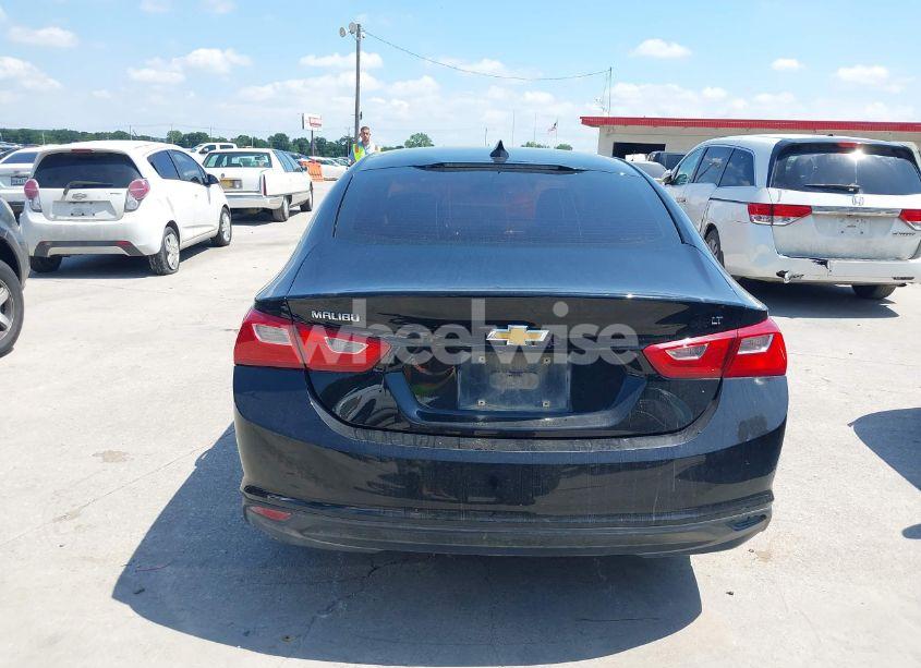 Photo 16 of 2018 Chevrolet Malibu LT (VIN 1G1ZD5ST7JF162733)