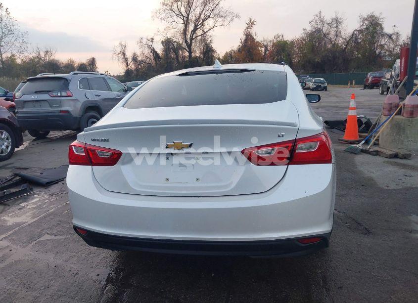 Photo 16 of 2018 Chevrolet Malibu LT (VIN 1G1ZD5ST7JF163770)