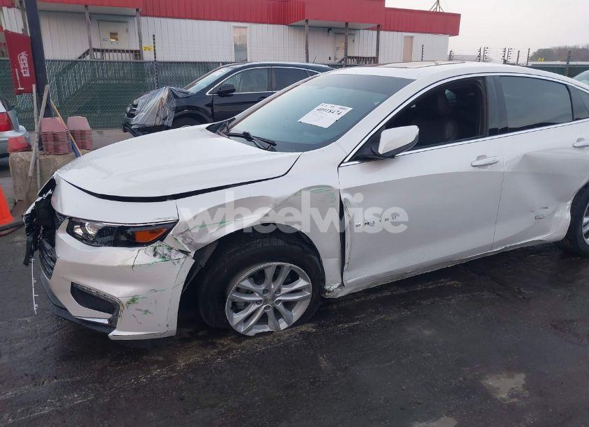 Photo 17 of 2018 Chevrolet Malibu LT (VIN 1G1ZD5ST7JF163770)