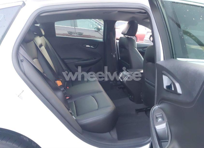 Photo 8 of 2018 Chevrolet Malibu LT (VIN 1G1ZD5ST7JF163770)