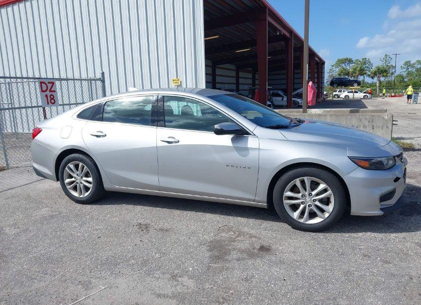 Photo 13 of 2018 Chevrolet Malibu LT (VIN 1G1ZD5ST7JF181038)