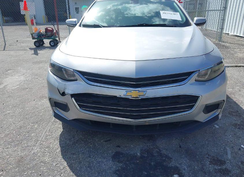 Photo 6 of 2018 Chevrolet Malibu LT (VIN 1G1ZD5ST7JF181038)