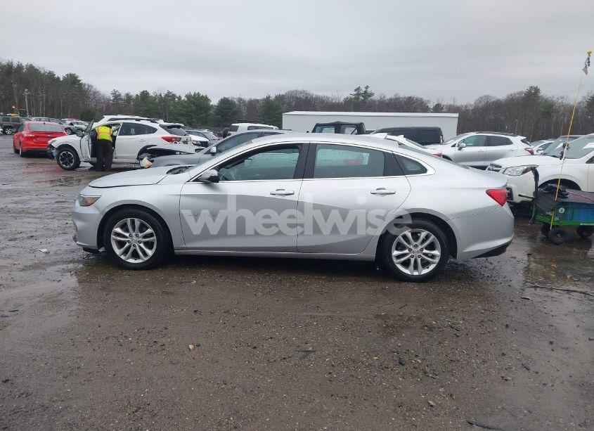 Photo 14 of 2018 Chevrolet Malibu LT (VIN 1G1ZD5ST7JF196834)