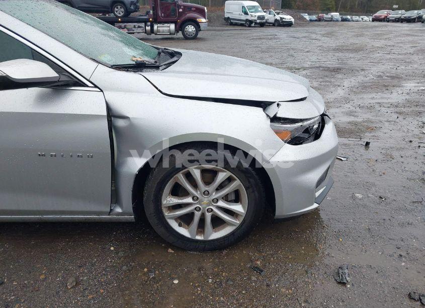 Photo 17 of 2018 Chevrolet Malibu LT (VIN 1G1ZD5ST7JF196834)