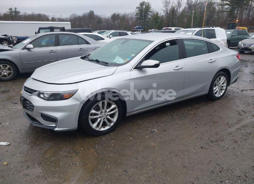 Photo 2 of 2018 Chevrolet Malibu LT (VIN 1G1ZD5ST7JF196834)