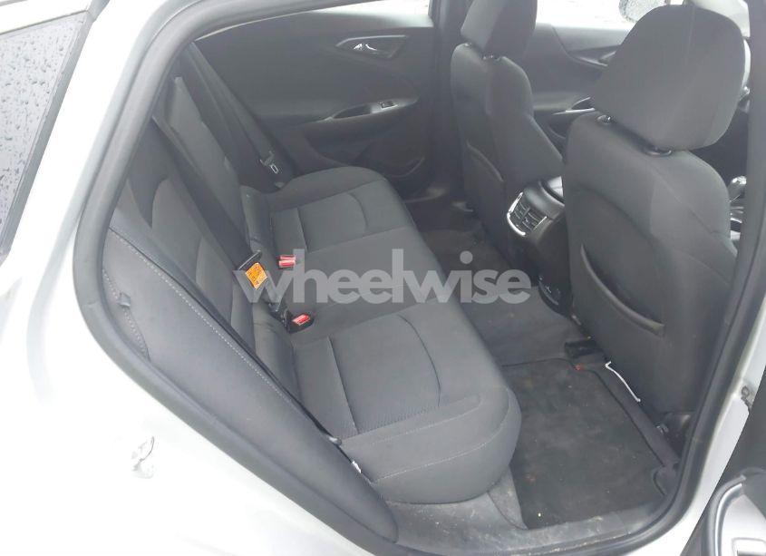 Photo 8 of 2018 Chevrolet Malibu LT (VIN 1G1ZD5ST7JF196834)