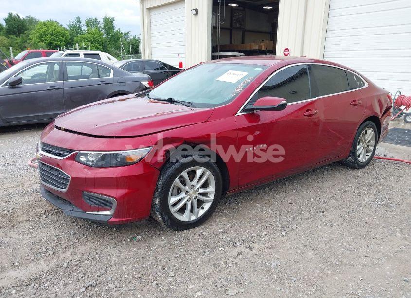 Photo 2 of 2018 Chevrolet Malibu LT (VIN 1G1ZD5ST7JF213373)