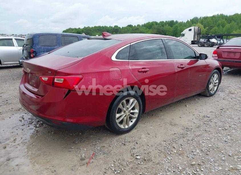 Photo 4 of 2018 Chevrolet Malibu LT (VIN 1G1ZD5ST7JF213373)