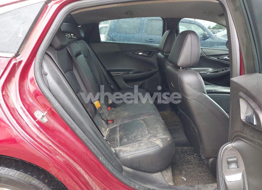 Photo 8 of 2018 Chevrolet Malibu LT (VIN 1G1ZD5ST7JF213373)