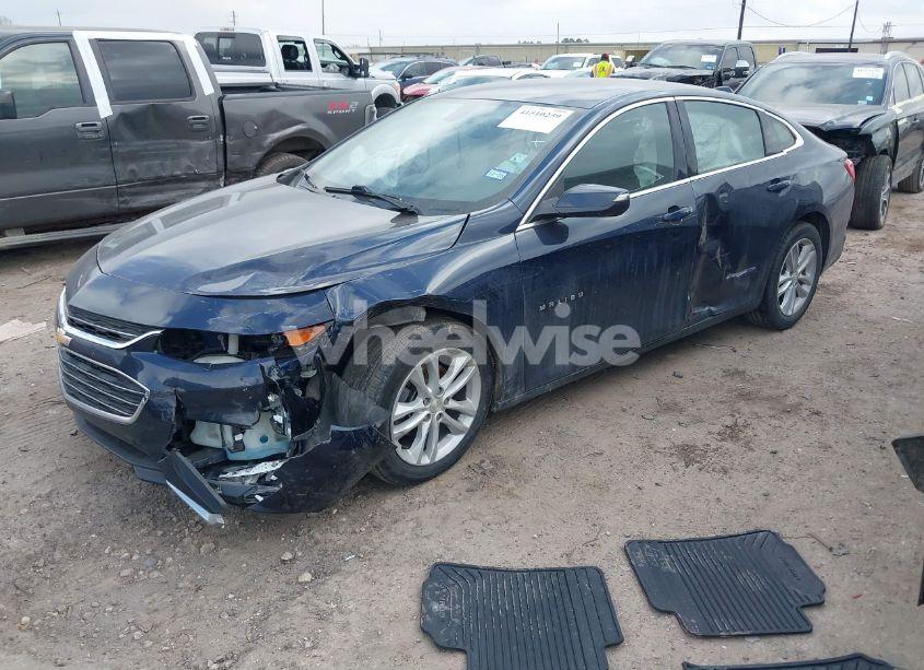 Photo 2 of 2018 Chevrolet Malibu LT (VIN 1G1ZD5ST7JF220887)