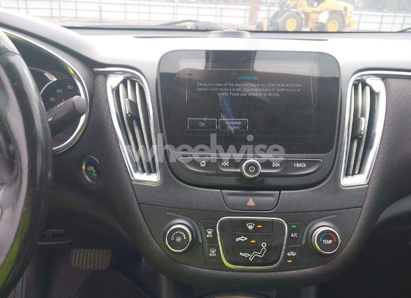 Photo 21 of 2018 Chevrolet Malibu LT (VIN 1G1ZD5ST7JF221831)