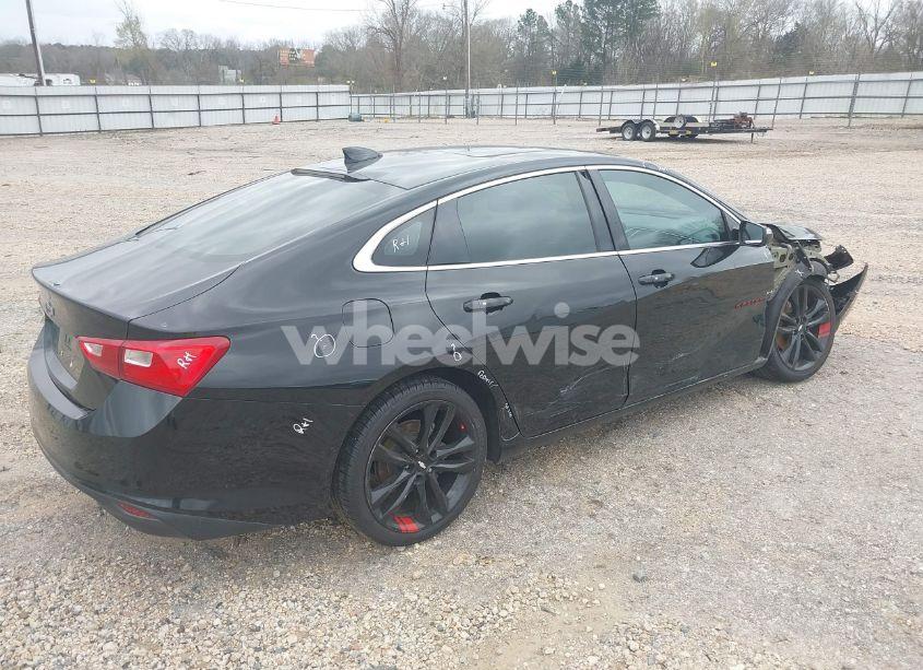 Photo 4 of 2018 Chevrolet Malibu LT (VIN 1G1ZD5ST7JF221831)