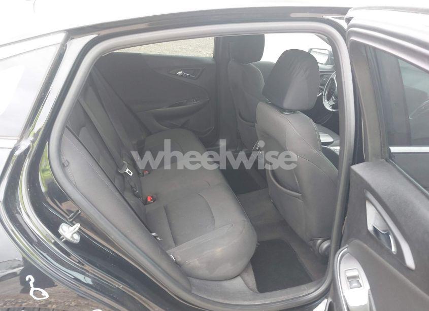 Photo 8 of 2018 Chevrolet Malibu LT (VIN 1G1ZD5ST7JF221831)