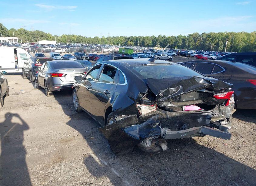 Photo 3 of 2018 Chevrolet Malibu LT (VIN 1G1ZD5ST7JF245319)