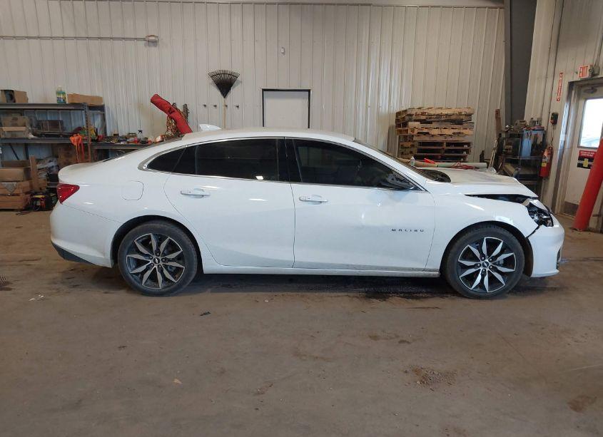Photo 13 of 2018 Chevrolet Malibu LT (VIN 1G1ZD5ST7JF255266)