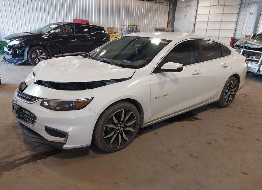 Photo 2 of 2018 Chevrolet Malibu LT (VIN 1G1ZD5ST7JF255266)
