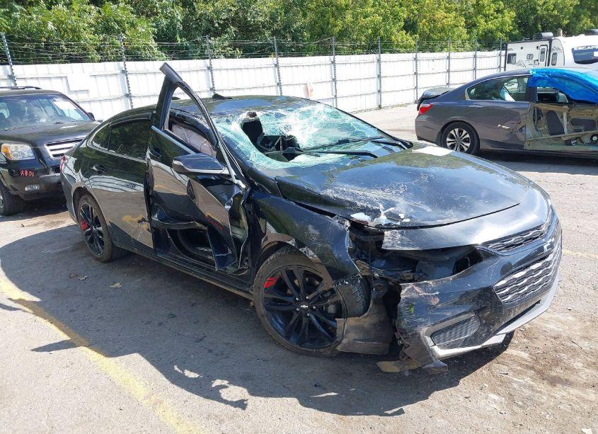 2018 Chevrolet Malibu LT (VIN 1G1ZD5ST7JF260676) main photo