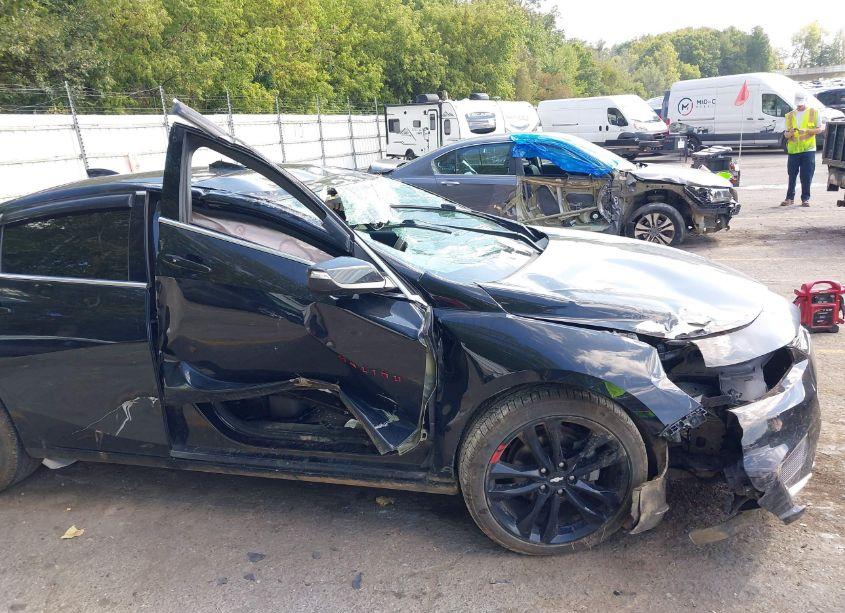 Photo 12 of 2018 Chevrolet Malibu LT (VIN 1G1ZD5ST7JF260676)