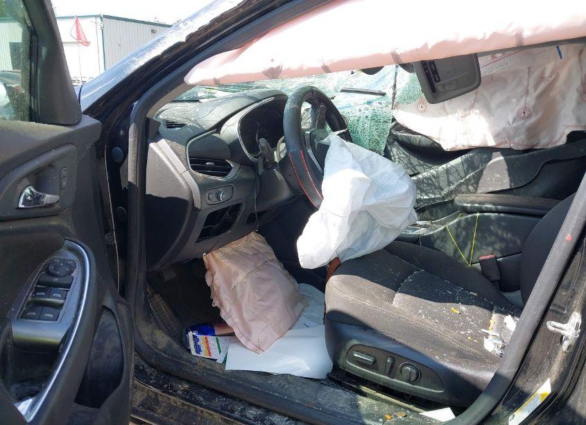 Photo 5 of 2018 Chevrolet Malibu LT (VIN 1G1ZD5ST7JF260676)