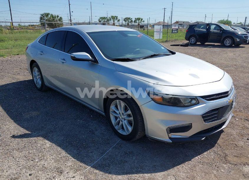 2018 Chevrolet Malibu LT (VIN 1G1ZD5ST7JF266915) main photo