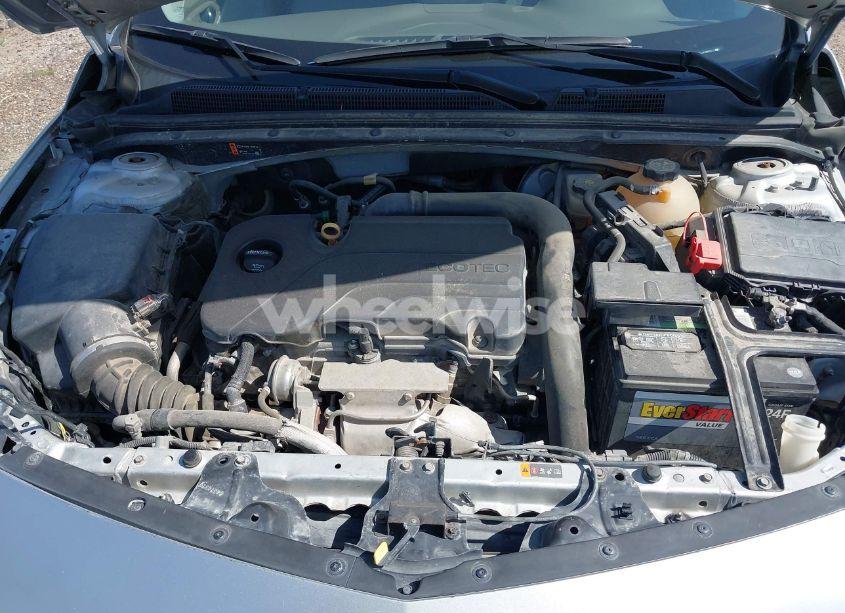 Photo 10 of 2018 Chevrolet Malibu LT (VIN 1G1ZD5ST7JF266915)