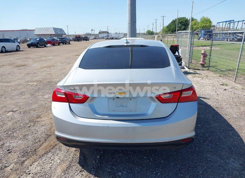 Photo 16 of 2018 Chevrolet Malibu LT (VIN 1G1ZD5ST7JF266915)