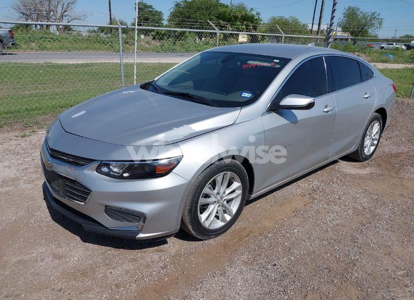 Photo 2 of 2018 Chevrolet Malibu LT (VIN 1G1ZD5ST7JF266915)