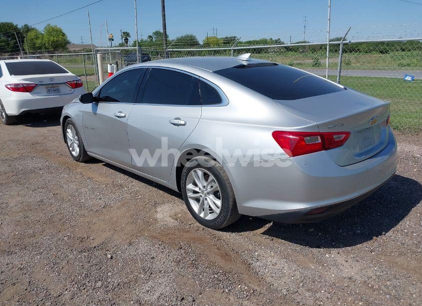 Photo 3 of 2018 Chevrolet Malibu LT (VIN 1G1ZD5ST7JF266915)