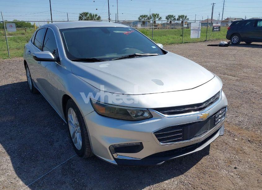 Photo 6 of 2018 Chevrolet Malibu LT (VIN 1G1ZD5ST7JF266915)
