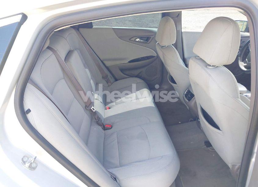 Photo 8 of 2018 Chevrolet Malibu LT (VIN 1G1ZD5ST7JF266915)