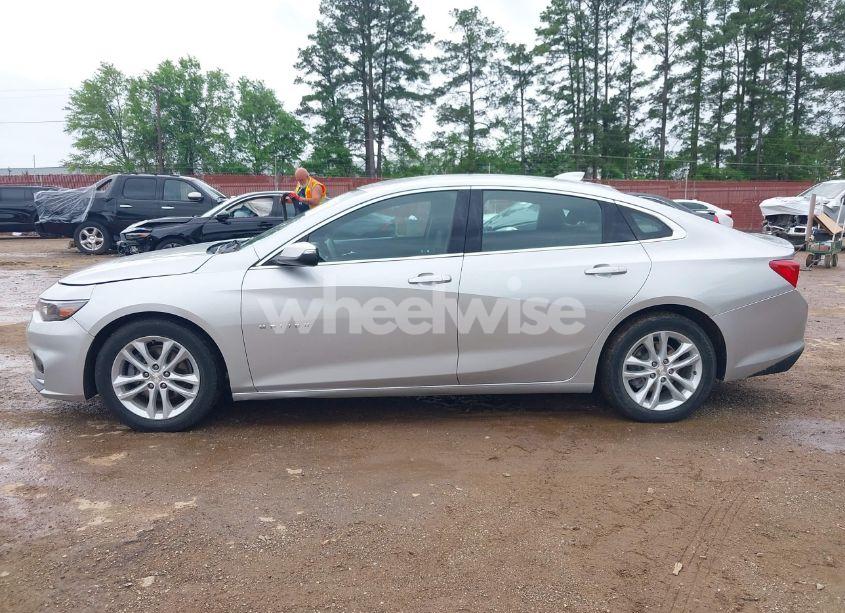 Photo 15 of 2018 Chevrolet Malibu LT (VIN 1G1ZD5ST7JF270124)