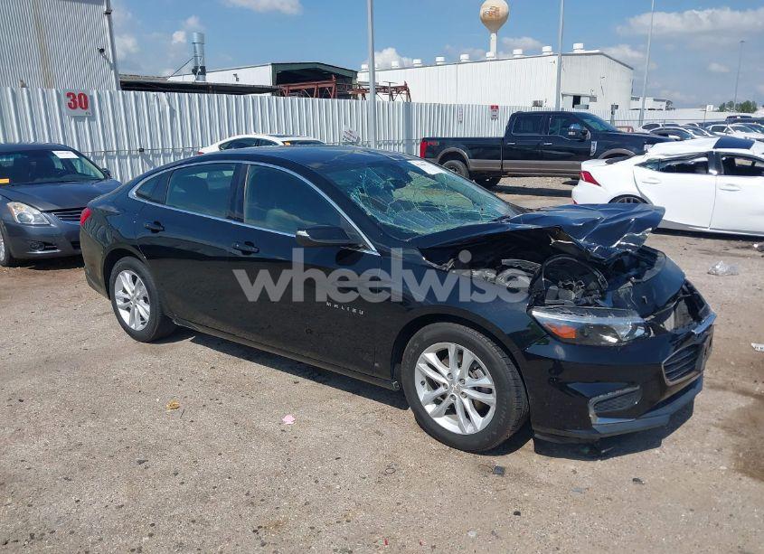2018 Chevrolet Malibu LT (VIN 1G1ZD5ST7JF274223) main photo