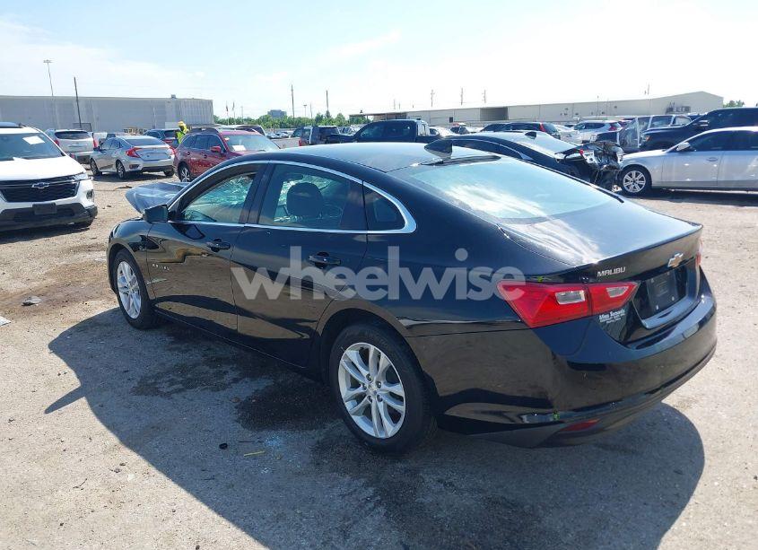 Photo 3 of 2018 Chevrolet Malibu LT (VIN 1G1ZD5ST7JF274223)