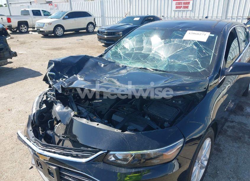 Photo 6 of 2018 Chevrolet Malibu LT (VIN 1G1ZD5ST7JF274223)