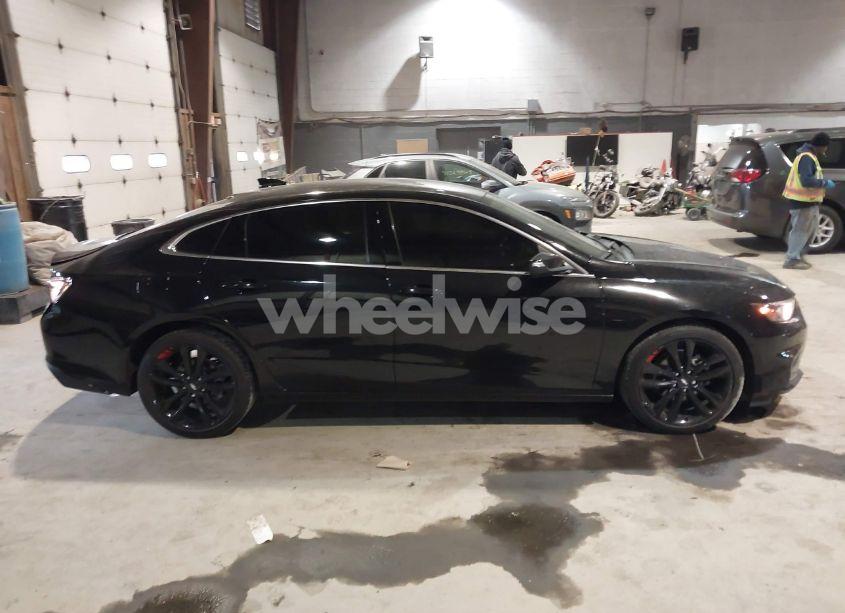 Photo 13 of 2018 Chevrolet Malibu LT (VIN 1G1ZD5ST7JF290969)