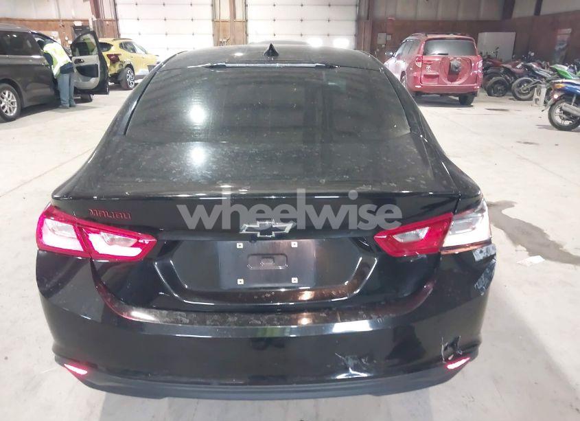 Photo 16 of 2018 Chevrolet Malibu LT (VIN 1G1ZD5ST7JF290969)