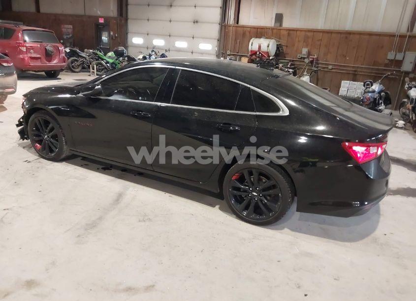 Photo 3 of 2018 Chevrolet Malibu LT (VIN 1G1ZD5ST7JF290969)