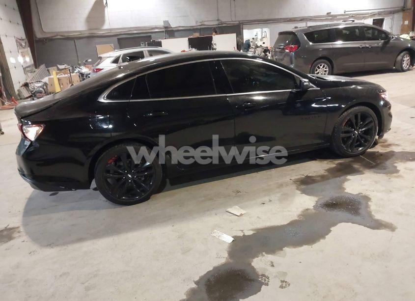 Photo 4 of 2018 Chevrolet Malibu LT (VIN 1G1ZD5ST7JF290969)