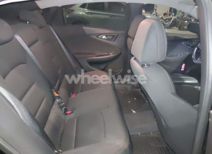 Photo 8 of 2018 Chevrolet Malibu LT (VIN 1G1ZD5ST7JF290969)