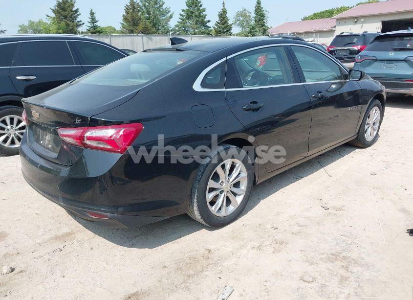 Photo 4 of 2019 Chevrolet Malibu LT (VIN 1G1ZD5ST7KF104431)