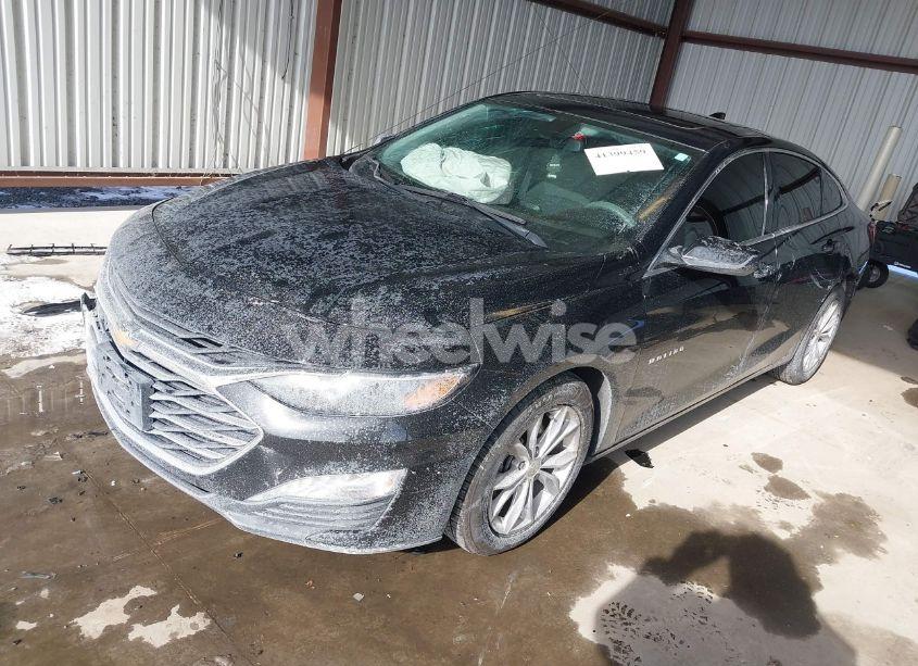 Photo 2 of 2019 Chevrolet Malibu LT (VIN 1G1ZD5ST7KF105949)