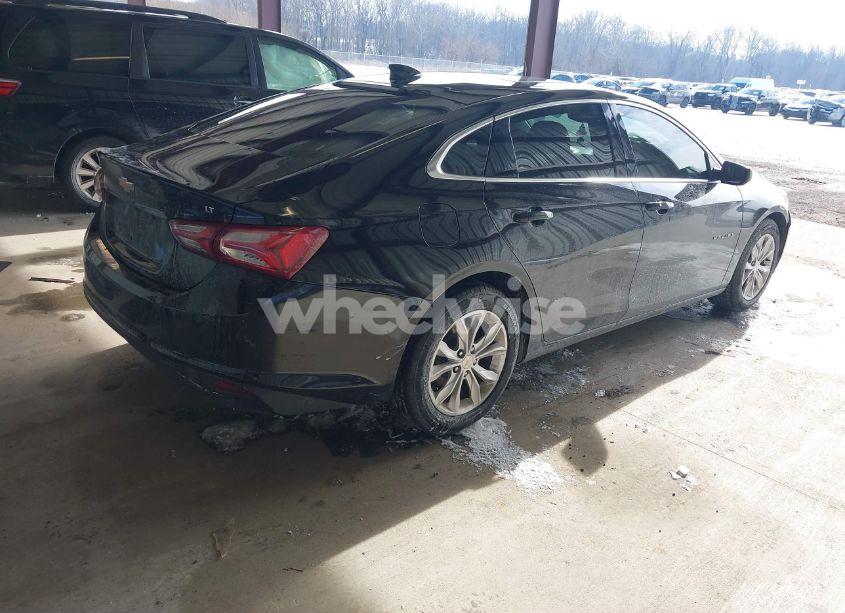 Photo 4 of 2019 Chevrolet Malibu LT (VIN 1G1ZD5ST7KF105949)