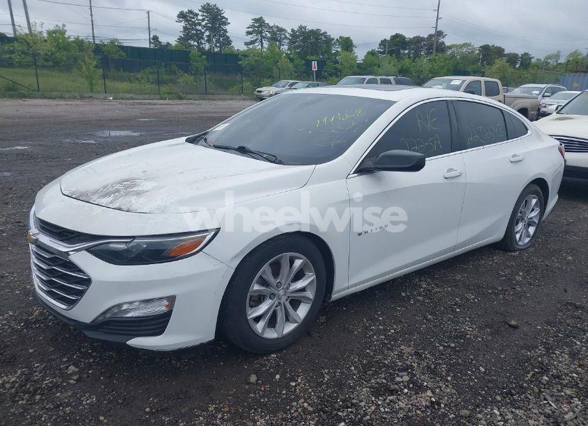 Photo 2 of 2019 Chevrolet Malibu LT (VIN 1G1ZD5ST7KF108396)