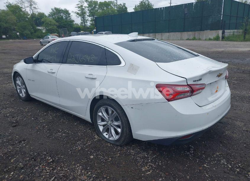 Photo 3 of 2019 Chevrolet Malibu LT (VIN 1G1ZD5ST7KF108396)