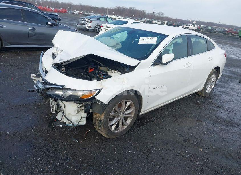 Photo 2 of 2019 Chevrolet Malibu LT (VIN 1G1ZD5ST7KF110021)