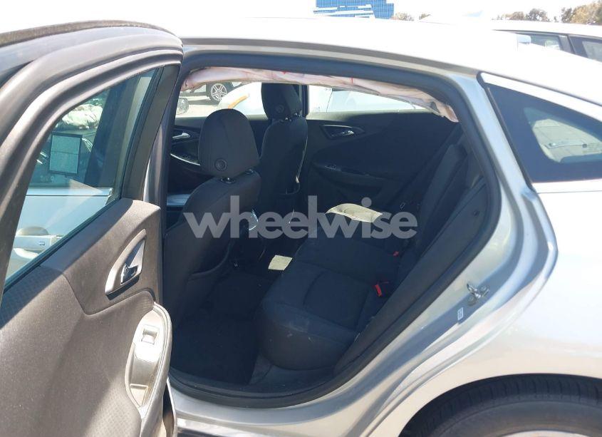 Photo 8 of 2019 Chevrolet Malibu LT (VIN 1G1ZD5ST7KF112013)