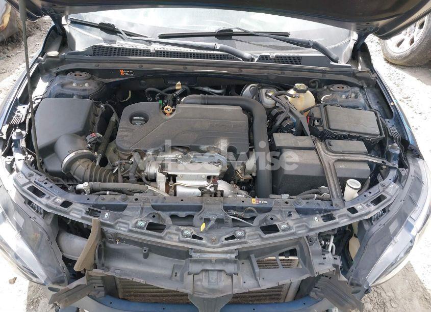 Photo 10 of 2019 Chevrolet Malibu LT (VIN 1G1ZD5ST7KF113212)