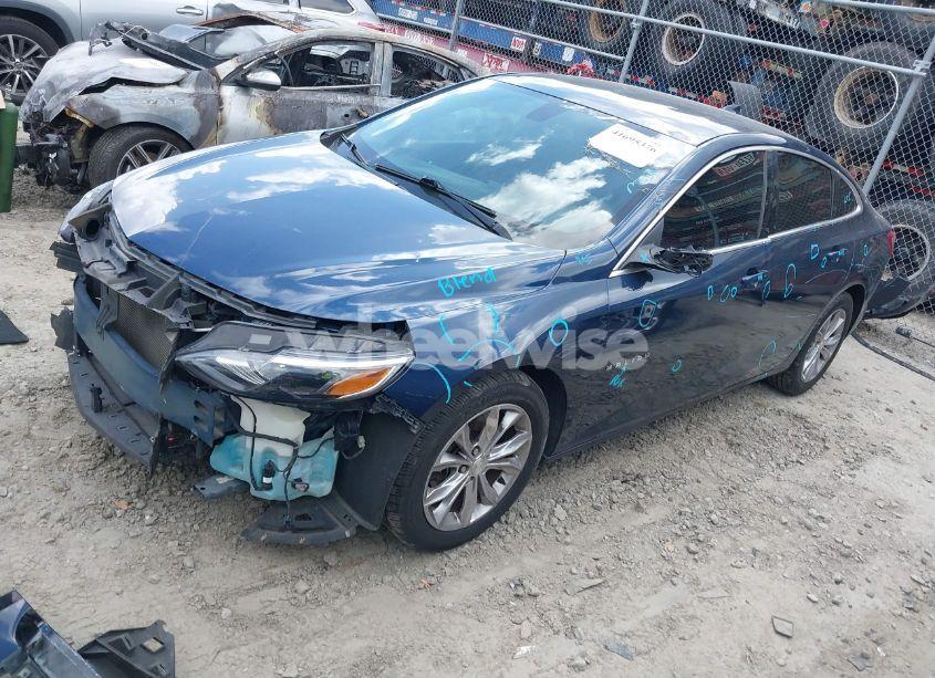 Photo 2 of 2019 Chevrolet Malibu LT (VIN 1G1ZD5ST7KF113212)